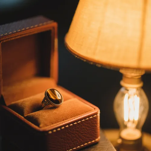 What Does It Mean When Tigers Eye Breaks